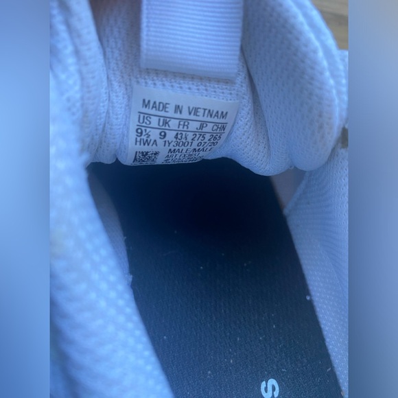 Like New Mens Addidas White Black Sneaker Shoes 9.5 - Picture 3 of 6